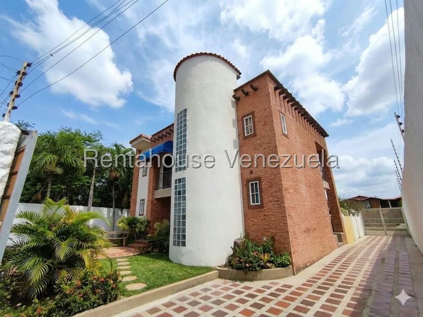 Casa (Duplex) en Venta en Puerto Encantado, Miranda - 4