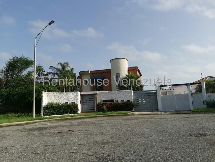 Casa (Duplex) en Venta en Puerto Encantado, Miranda - 47