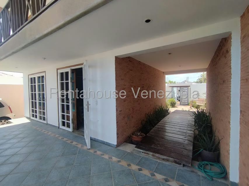 Casa (Duplex) en Venta en Puerto Encantado, Miranda - 8