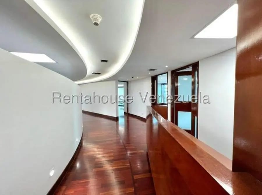 Oficina en Alquiler en el rosal Caracas - 2