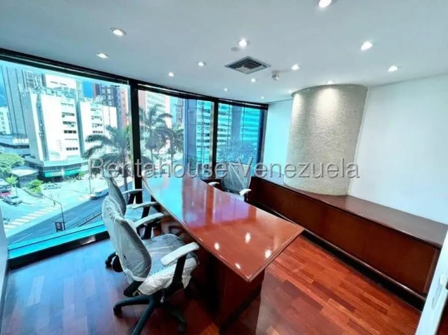 Oficina en Alquiler en el rosal Caracas - 14