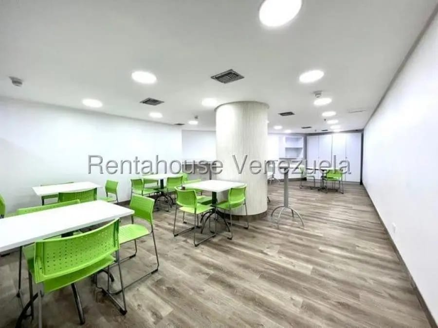 Oficina en Alquiler en el rosal Caracas - 16