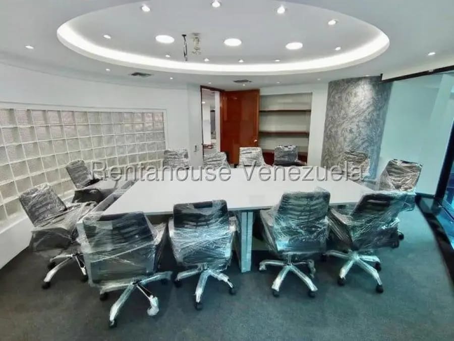 Oficina en Alquiler en el rosal Caracas - 5