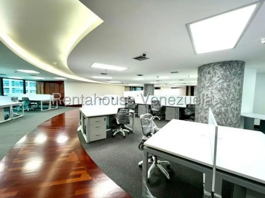 Oficina en Alquiler en el rosal Caracas - 6