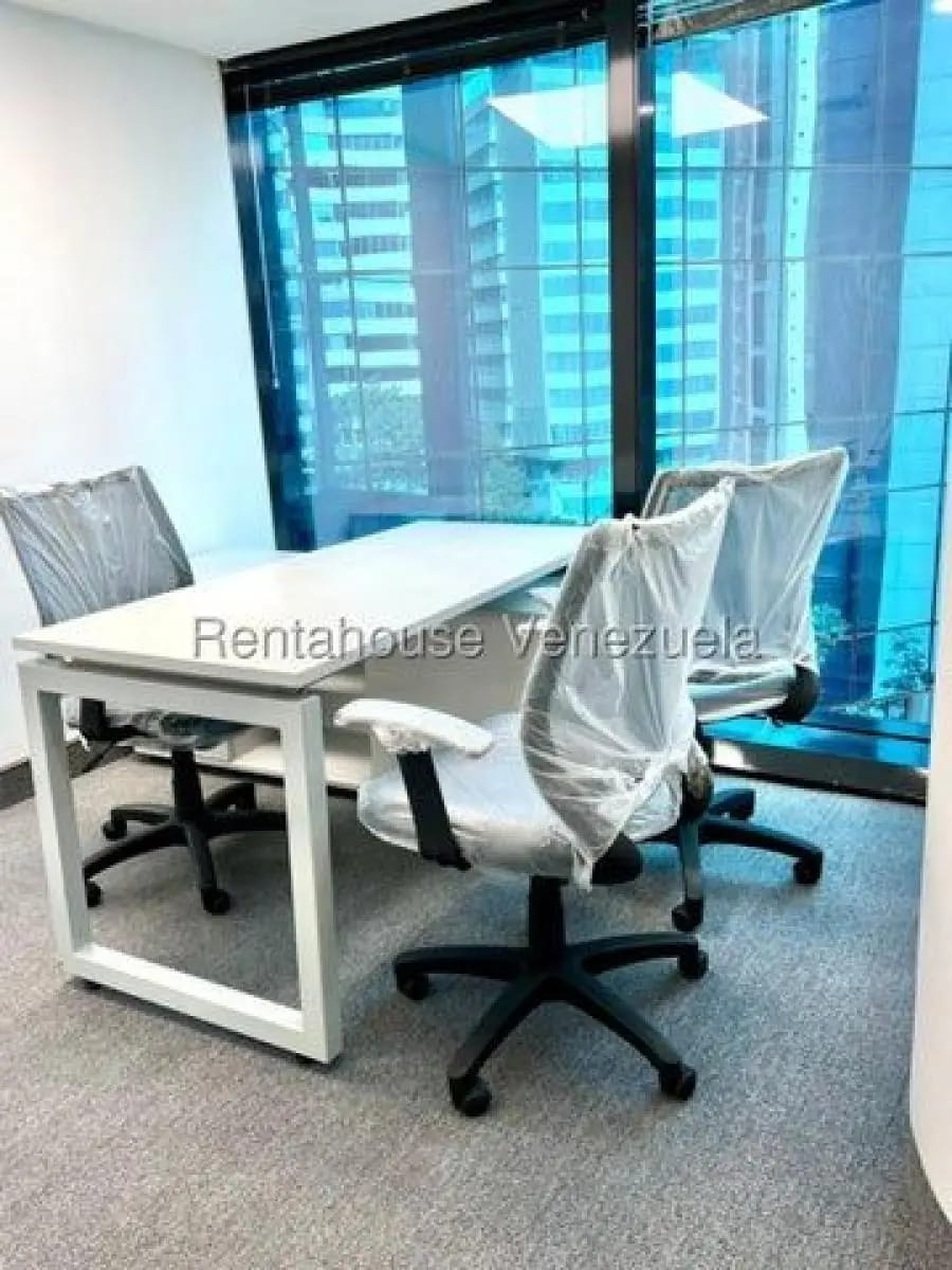 Oficina en Alquiler en el rosal Caracas - 10