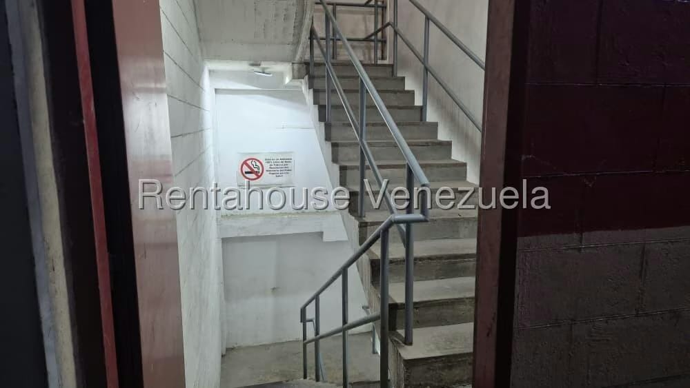 Comercial (Galpon - Deposito) en Alquiler en Los Cortijos de Lourdes, Distrito Metropolitano - 12