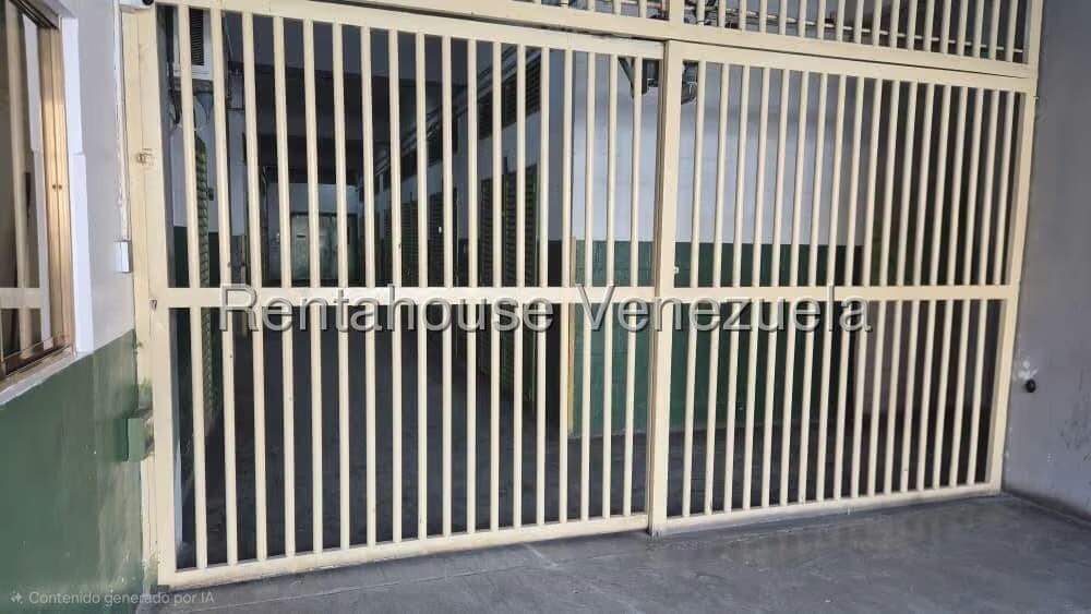 Comercial (Galpon - Deposito) en Alquiler en Los Cortijos de Lourdes, Distrito Metropolitano - 13