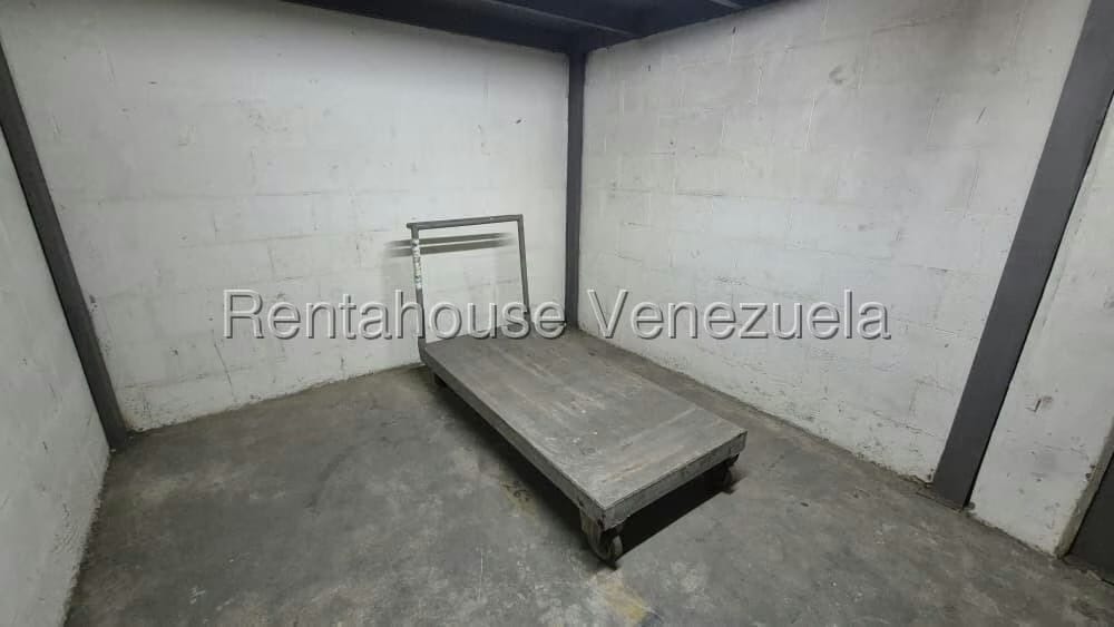 Comercial (Galpon - Deposito) en Alquiler en Los Cortijos de Lourdes, Distrito Metropolitano - 6