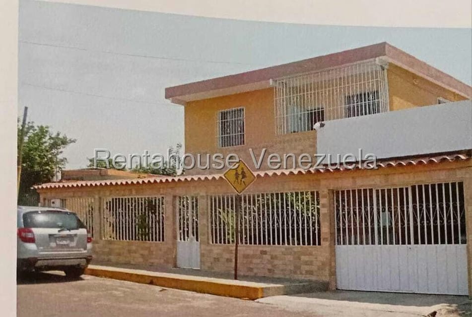 Casa (Duplex) en Venta en Zona Este, Lara