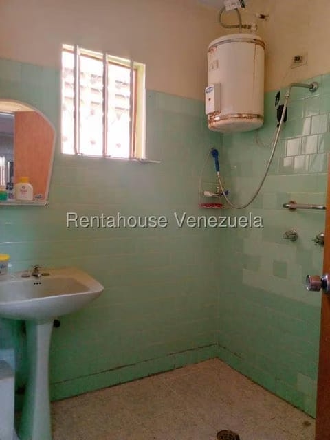 Casa (Duplex) en Venta en Zona Este, Lara - 11