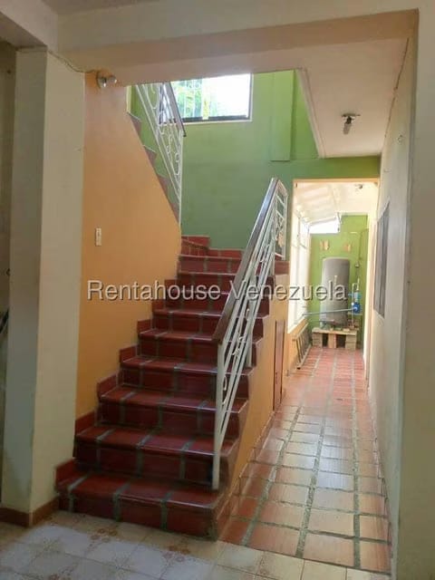 Casa (Duplex) en Venta en Zona Este, Lara - 8