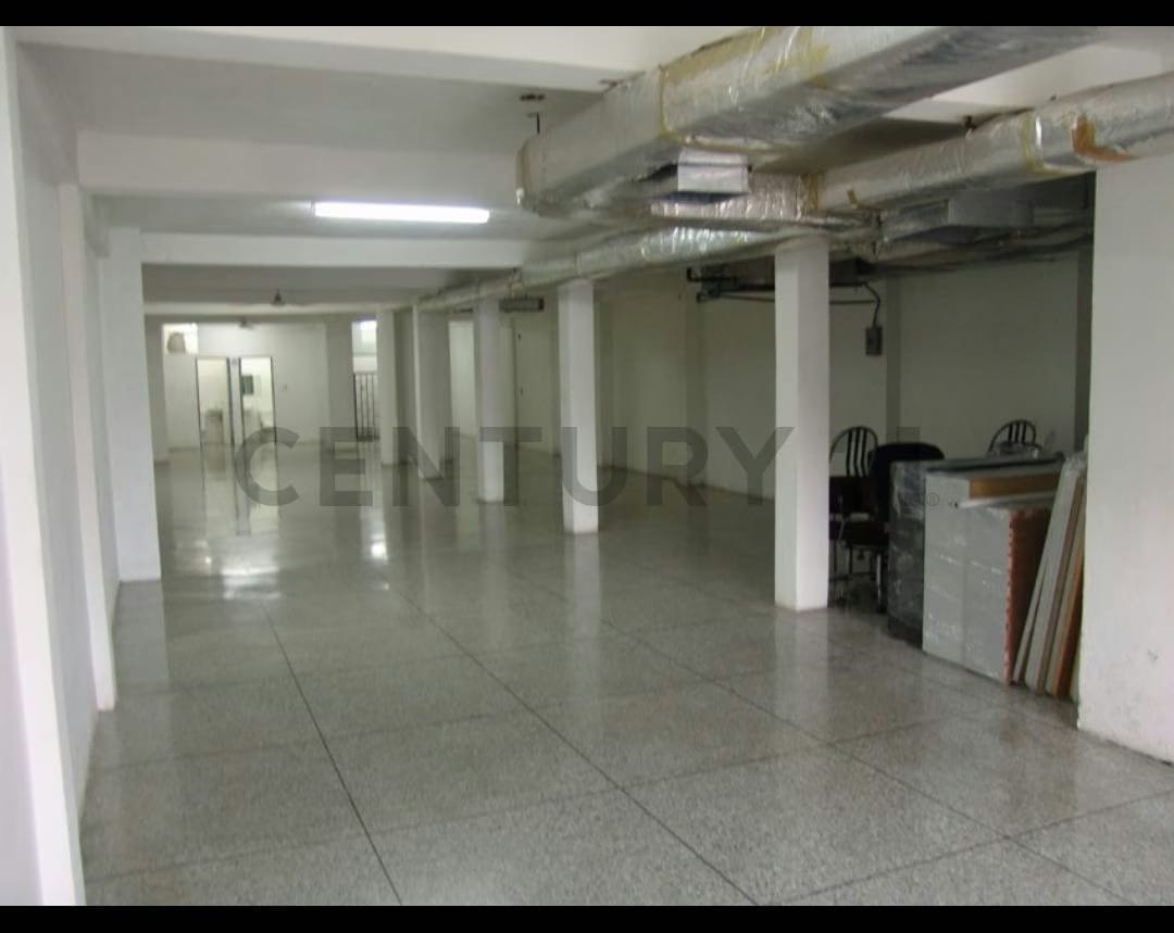 JCC - Se alquila local para deposito y/o Distribuidora. - 2