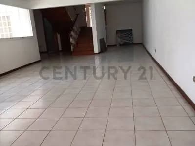 Tu Próximo Gran Hogar en El Cafetal: Quinta con Gran Potencial - 2