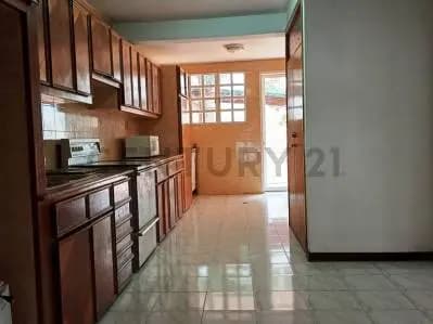 Tu Próximo Gran Hogar en El Cafetal: Quinta con Gran Potencial - 8