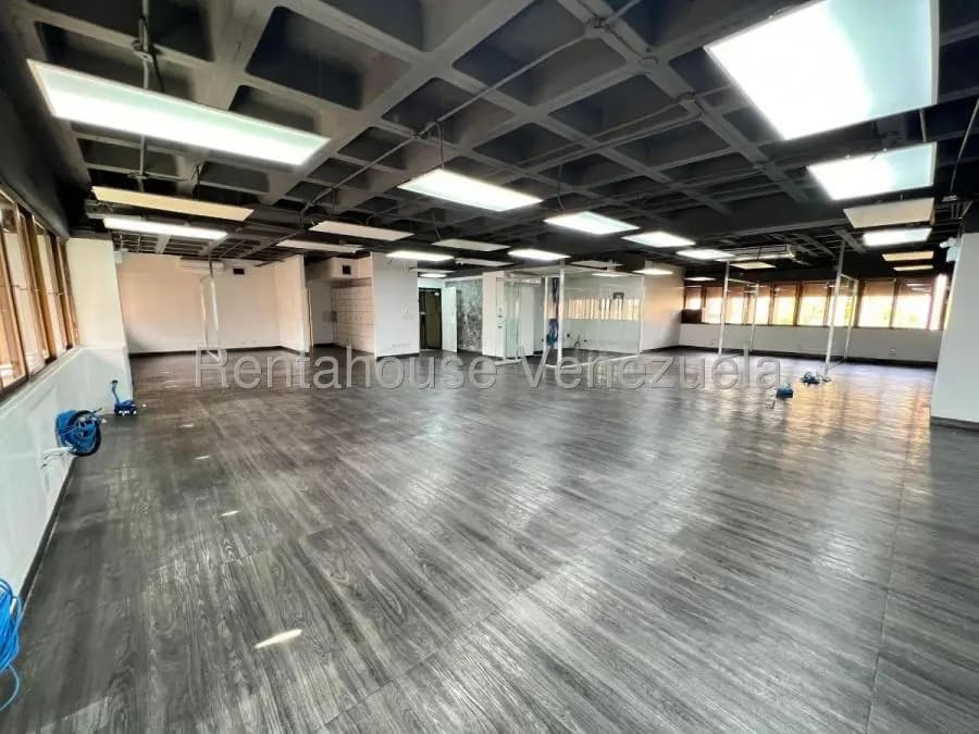 Oficina en Alquiler en La California Norte Caracas