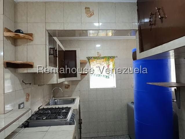 Apartamento (1 Nivel) en Alquiler en Casalta II, Distrito Metropolitano - 11