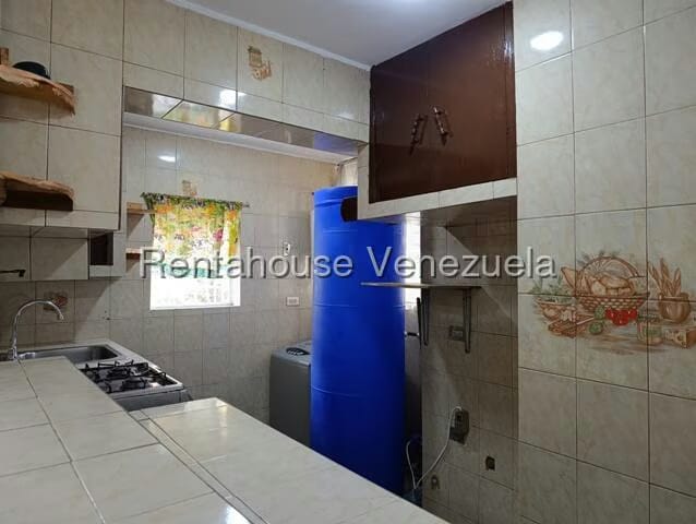 Apartamento (1 Nivel) en Alquiler en Casalta II, Distrito Metropolitano - 13