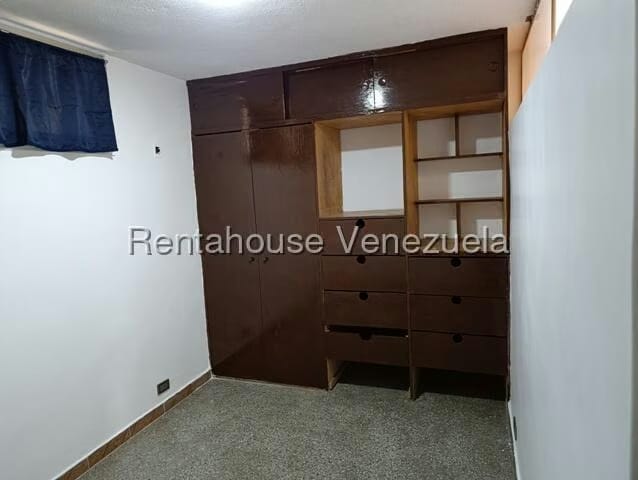 Apartamento (1 Nivel) en Alquiler en Casalta II, Distrito Metropolitano - 16