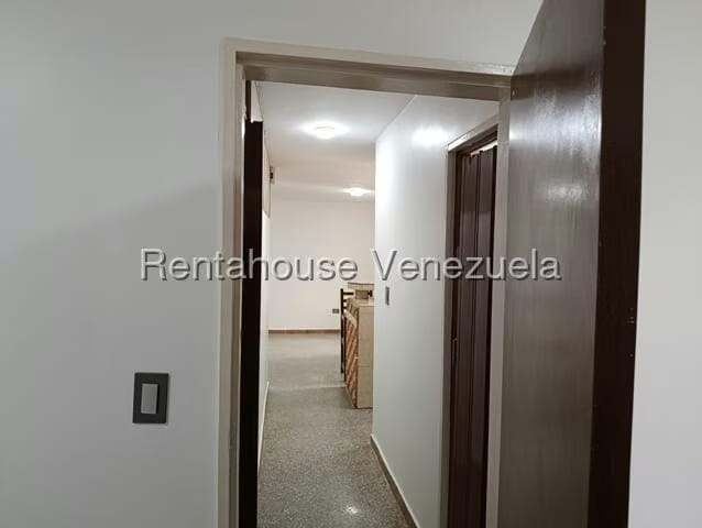 Apartamento (1 Nivel) en Alquiler en Casalta II, Distrito Metropolitano - 24