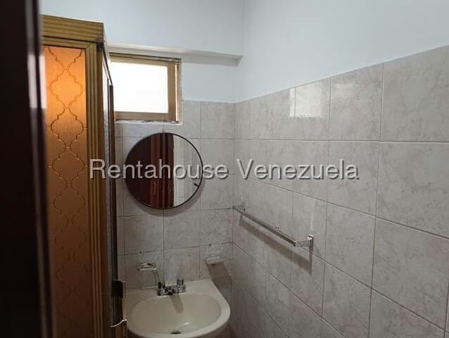 Apartamento (1 Nivel) en Alquiler en Casalta II, Distrito Metropolitano - 27