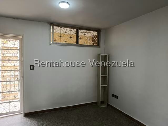 Apartamento (1 Nivel) en Alquiler en Casalta II, Distrito Metropolitano - 4