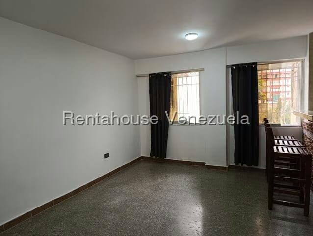 Apartamento (1 Nivel) en Alquiler en Casalta II, Distrito Metropolitano - 6