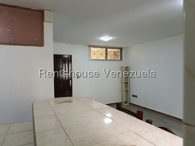 Apartamento (1 Nivel) en Alquiler en Casalta II, Distrito Metropolitano - 8