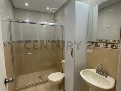 DISPONIBLE PARA ALQUILER TH. EN CONJ. RES. LAGO COUNTRY III - 2