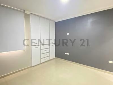 DISPONIBLE PARA ALQUILER TH. EN CONJ. RES. LAGO COUNTRY III - 9