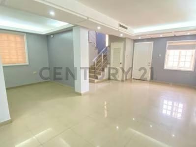 DISPONIBLE PARA ALQUILER TH. EN CONJ. RES. LAGO COUNTRY III - 10