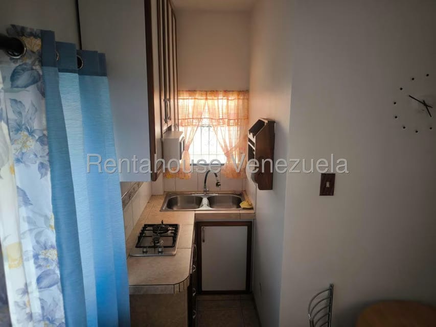 Apartamento (1 Nivel) en Alquiler en Las Acacias, Distrito Metropolitano - 4