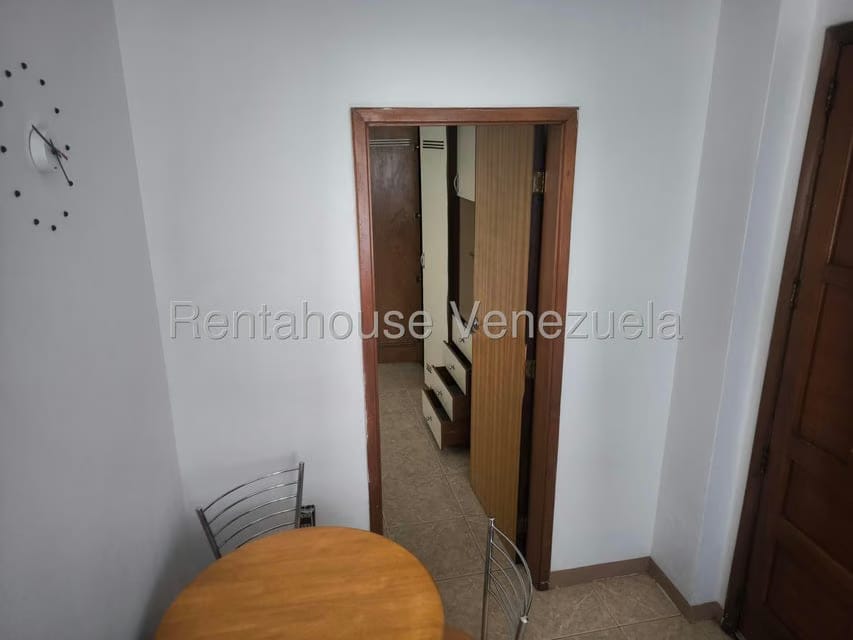 Apartamento (1 Nivel) en Alquiler en Las Acacias, Distrito Metropolitano - 5