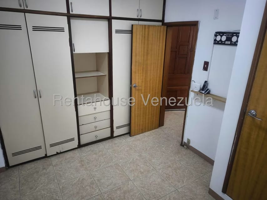 Apartamento (1 Nivel) en Alquiler en Las Acacias, Distrito Metropolitano - 8