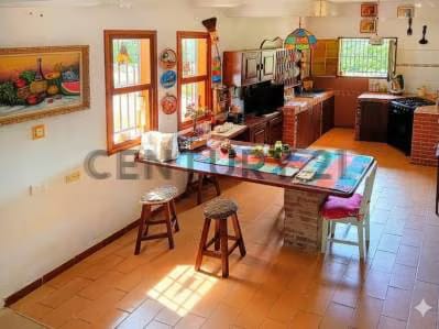 Quinta en Venta. Colinas de San Antonio de Los Altos. Am - 8