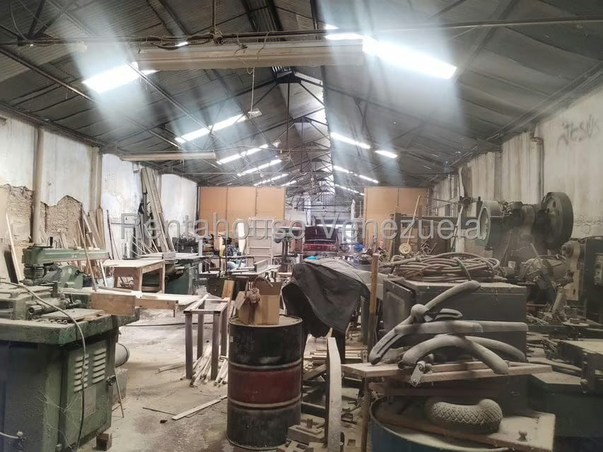 Comercial (Galpon - Deposito) en Alquiler en Puente Hierro, Distrito Metropolitano