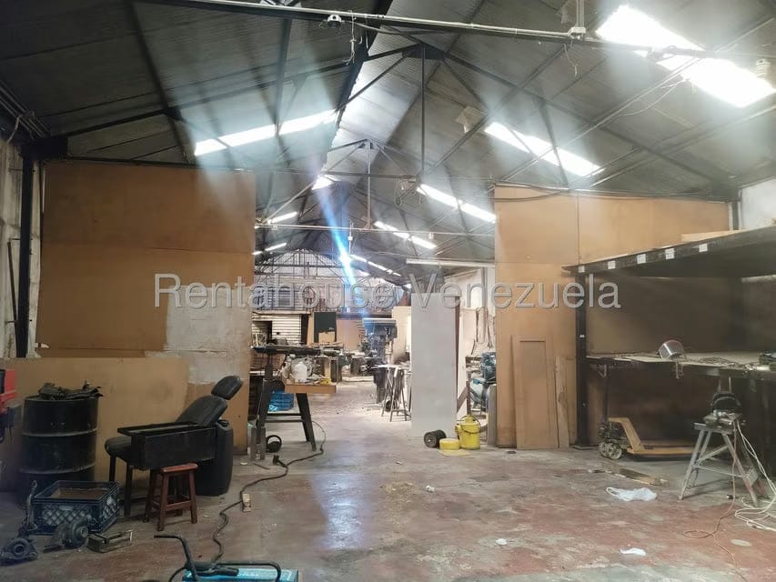 Comercial (Galpon - Deposito) en Alquiler en Puente Hierro, Distrito Metropolitano - 16