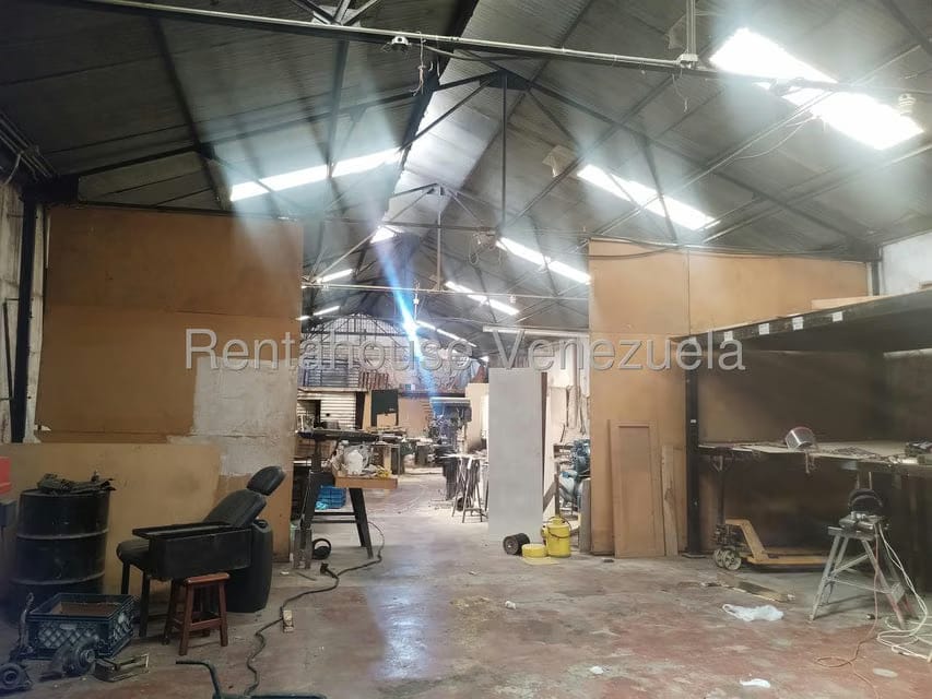 Comercial (Galpon - Deposito) en Alquiler en Puente Hierro, Distrito Metropolitano - 17
