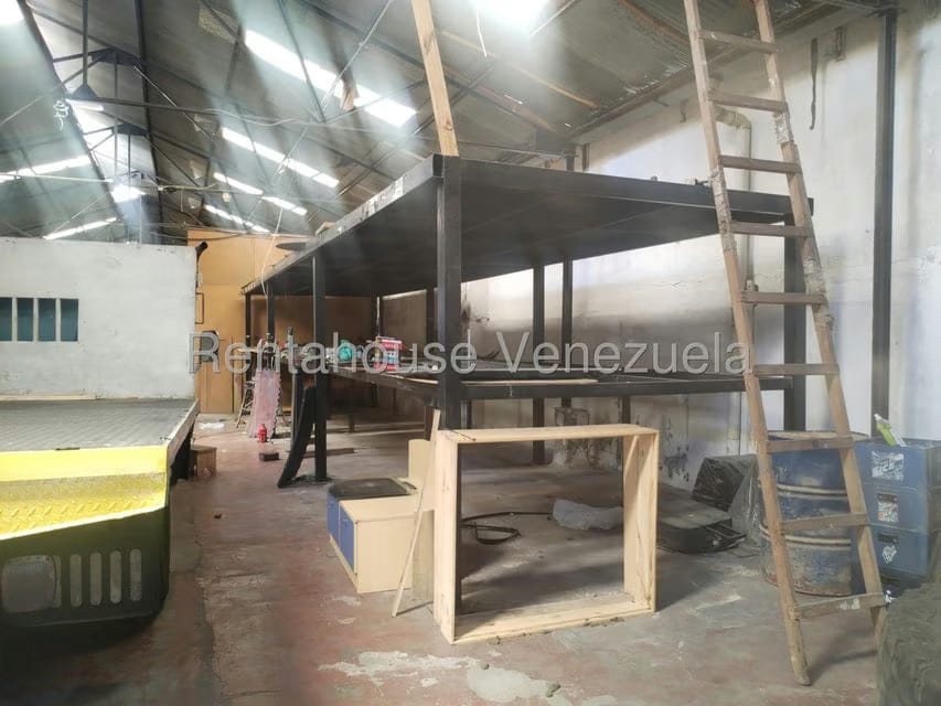 Comercial (Galpon - Deposito) en Alquiler en Puente Hierro, Distrito Metropolitano - 18