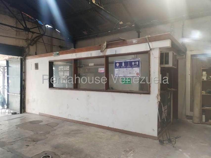 Comercial (Galpon - Deposito) en Alquiler en Puente Hierro, Distrito Metropolitano - 19