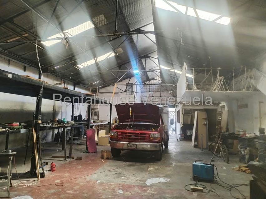 Comercial (Galpon - Deposito) en Alquiler en Puente Hierro, Distrito Metropolitano - 3