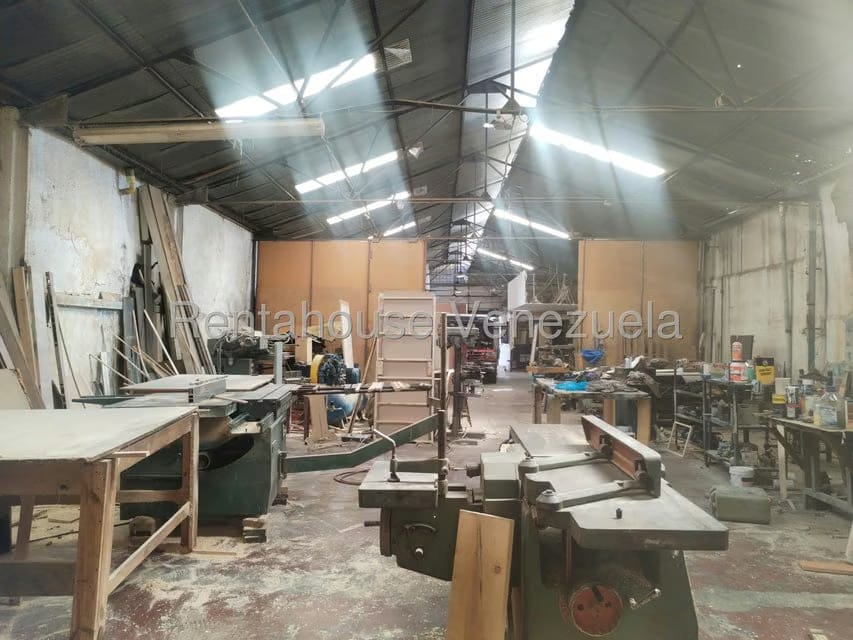 Comercial (Galpon - Deposito) en Alquiler en Puente Hierro, Distrito Metropolitano - 8