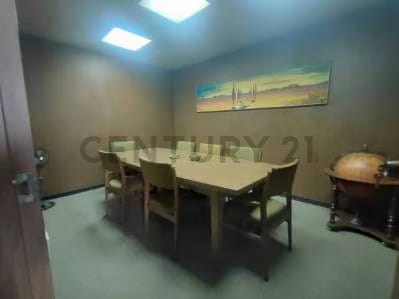 VENTA OFICINA CHACAO 3 OFICINAS / 4 CUBICULOS / 2 BANOS - 6