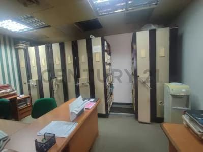 VENTA OFICINA CHACAO 3 OFICINAS / 4 CUBICULOS / 2 BANOS - 7