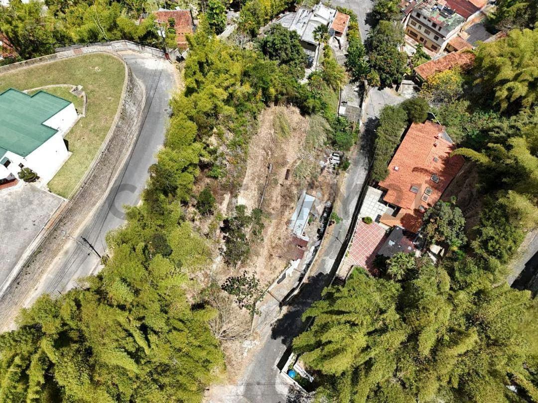 Oportunidad Única en Las Marías: Terreno con Potencial Multifamiliar - 2