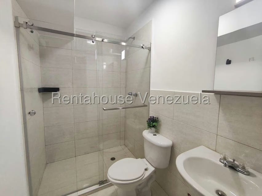 Apartamento (1 Nivel) en Venta en Triangulo del Este, Lara - 11