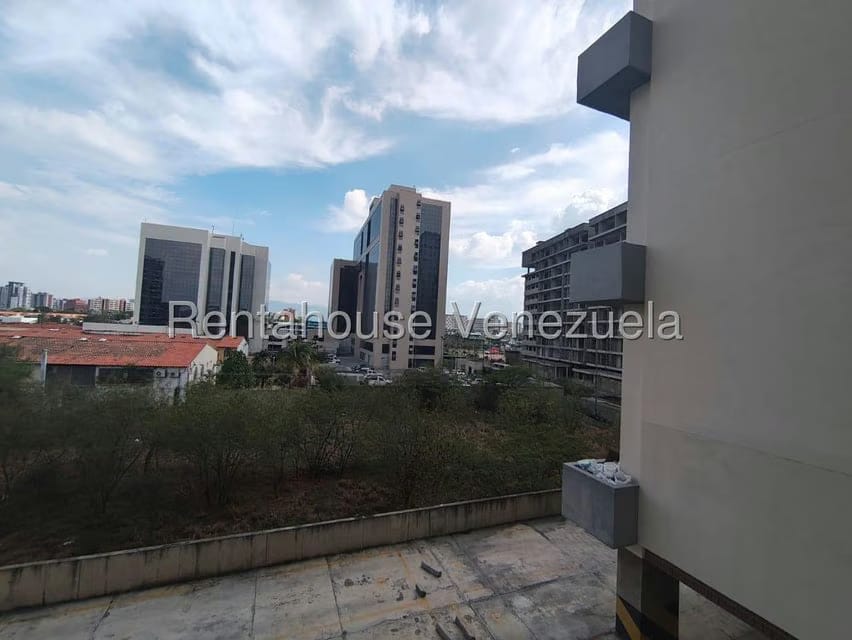 Apartamento (1 Nivel) en Venta en Triangulo del Este, Lara - 16
