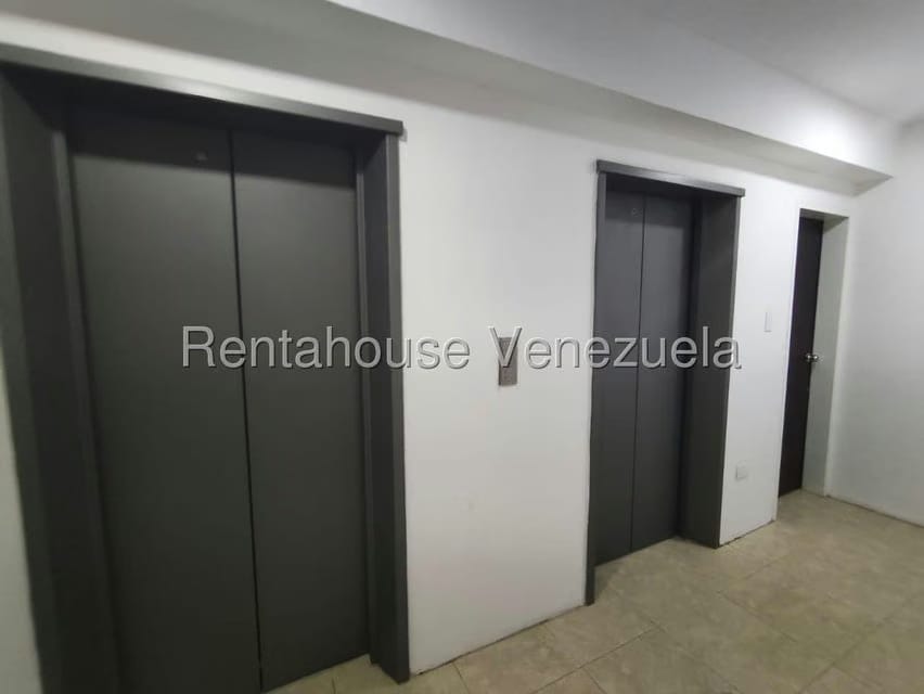 Apartamento (1 Nivel) en Venta en Triangulo del Este, Lara - 23