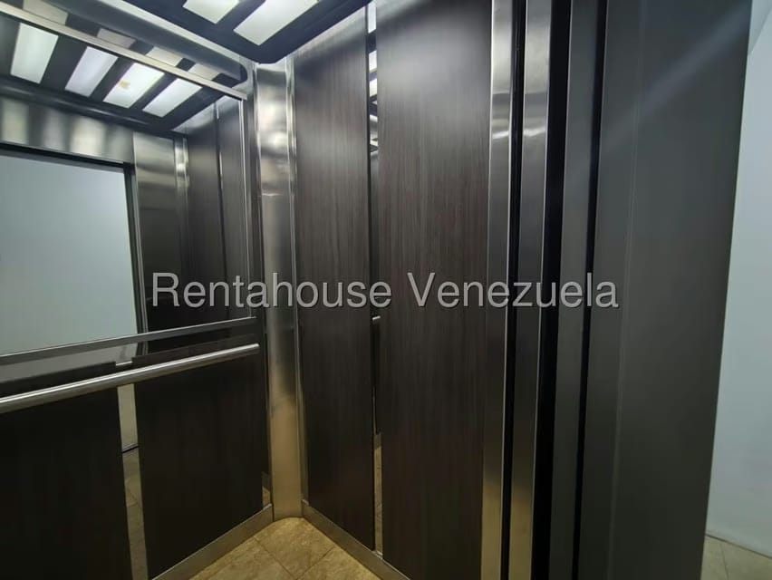 Apartamento (1 Nivel) en Venta en Triangulo del Este, Lara - 24