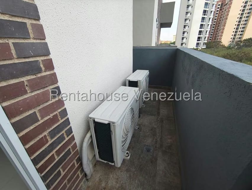 Apartamento (1 Nivel) en Venta en Triangulo del Este, Lara - 35