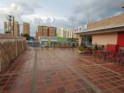 En venta Local Comercial en el CC ESEVE-LECHERIA - 6